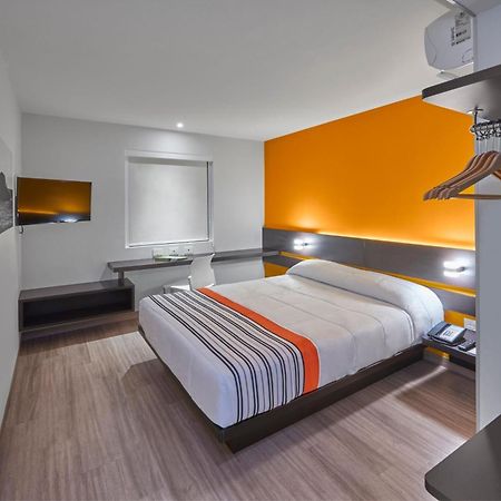 City Express Junior By Marriott Leon Centro De Convenciones Extérieur photo
