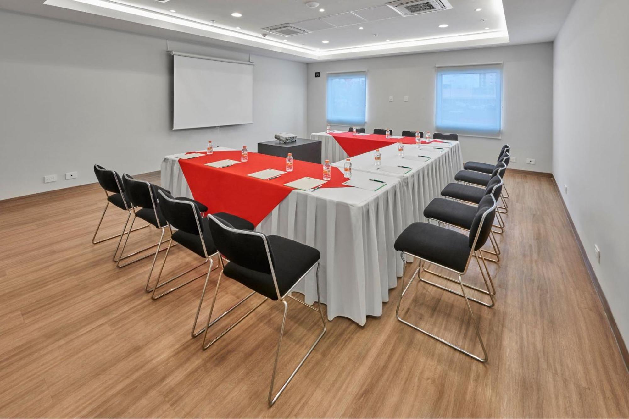 City Express Junior By Marriott Leon Centro De Convenciones Extérieur photo