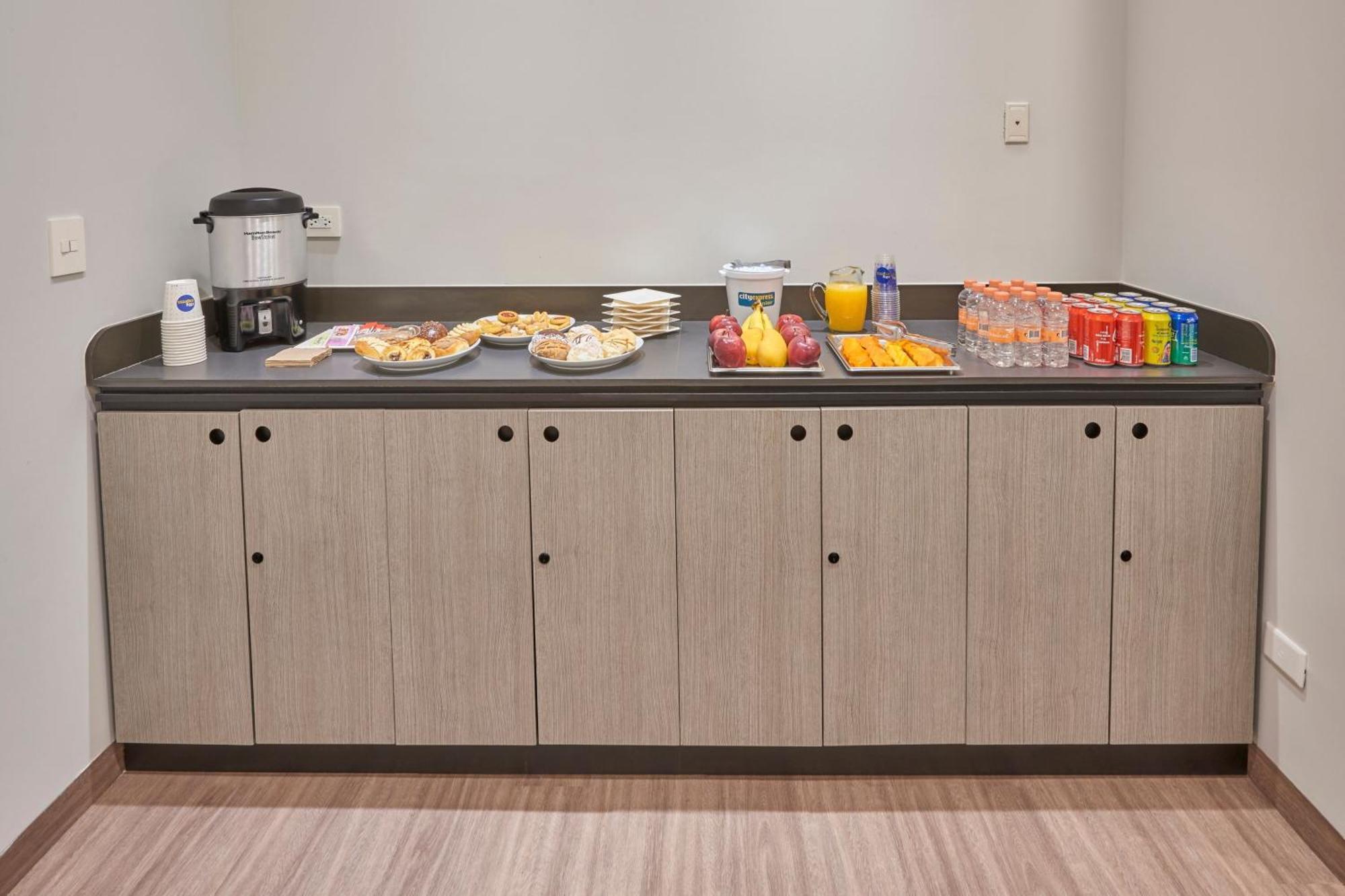City Express Junior By Marriott Leon Centro De Convenciones Extérieur photo