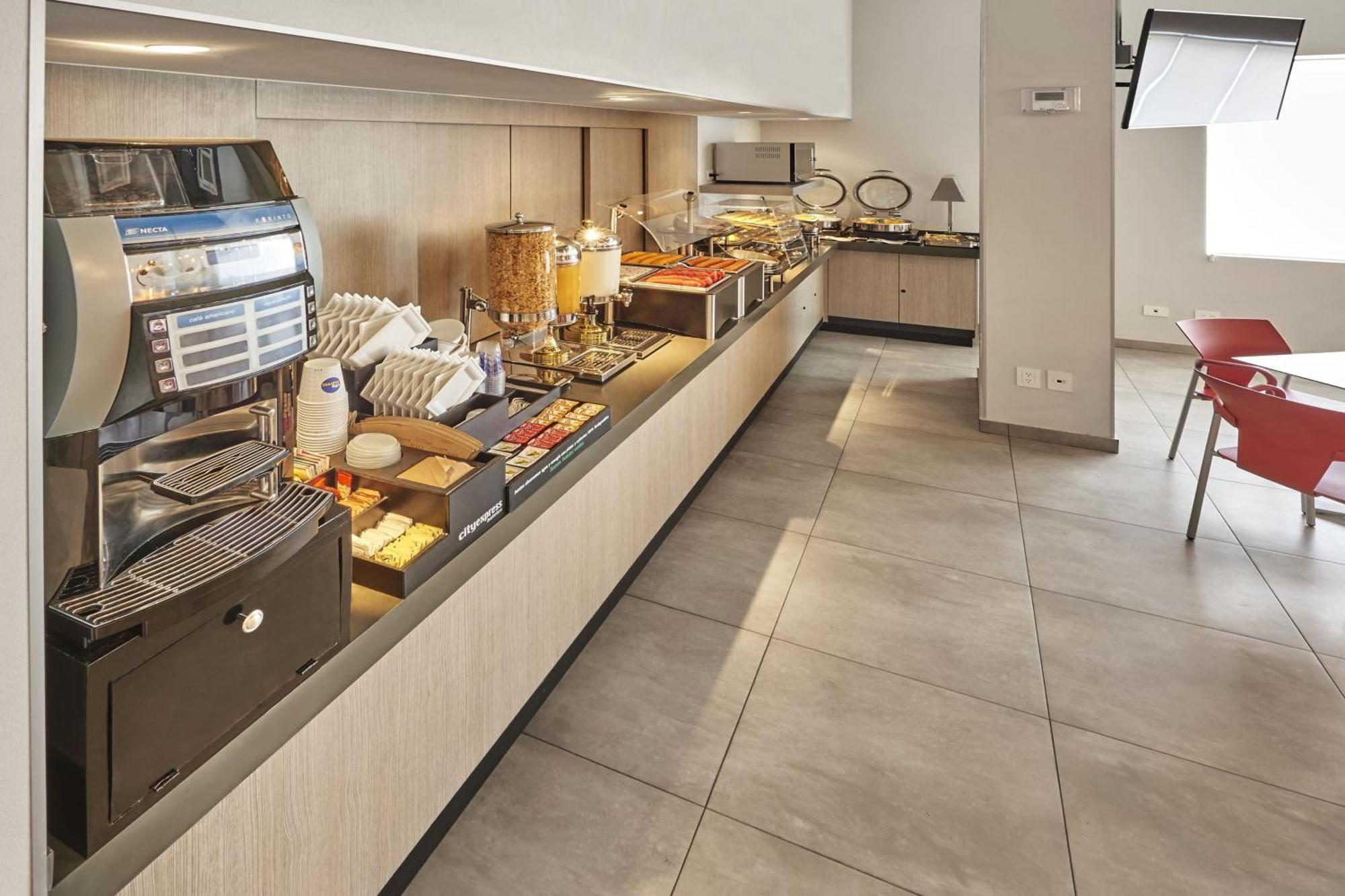 City Express Junior By Marriott Leon Centro De Convenciones Extérieur photo
