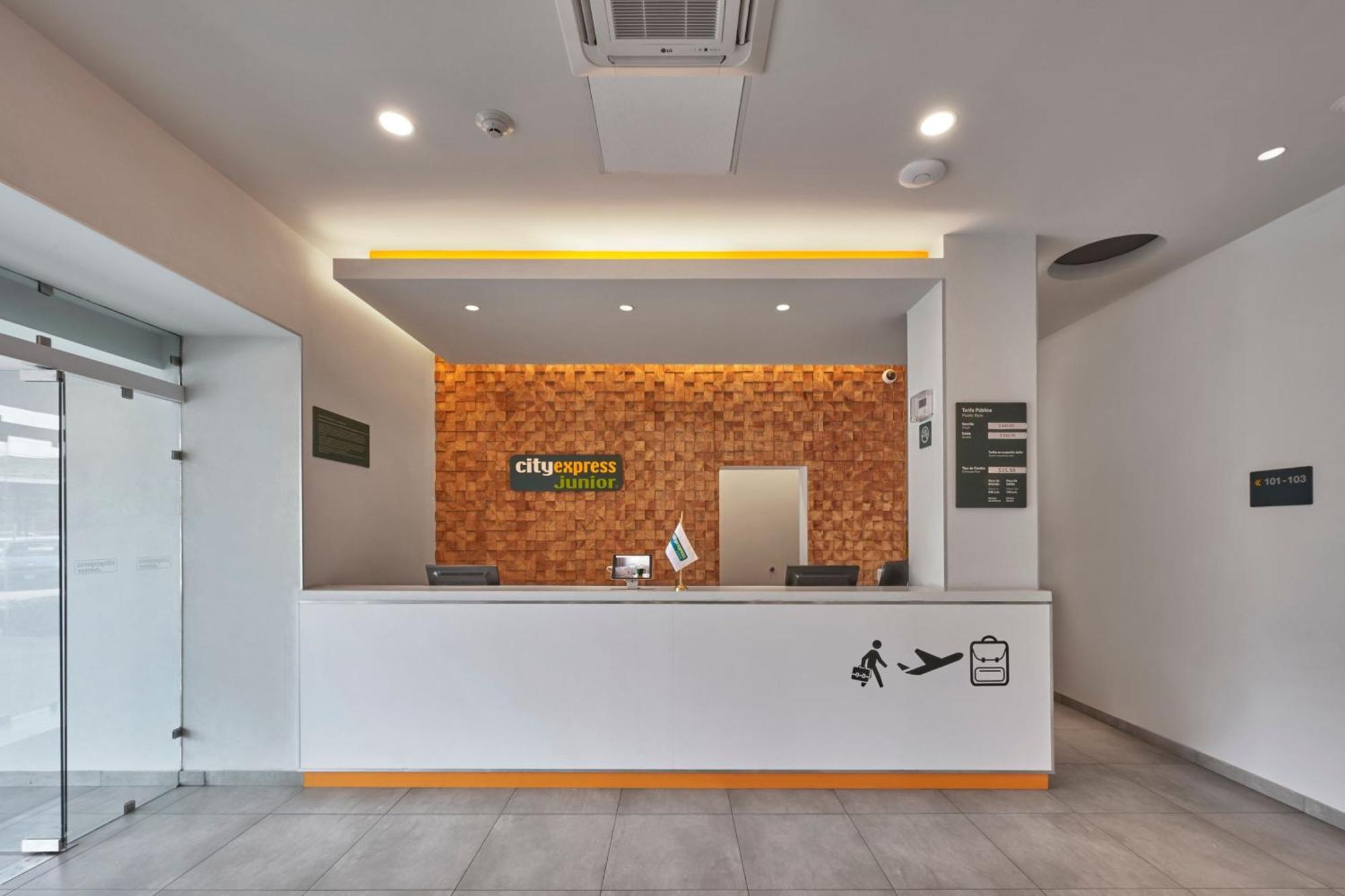 City Express Junior By Marriott Leon Centro De Convenciones Extérieur photo
